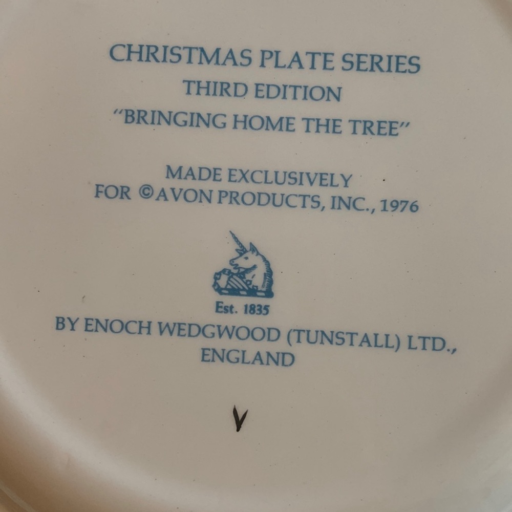 1976 Avon Christmas Plate - Picture 3 of 6